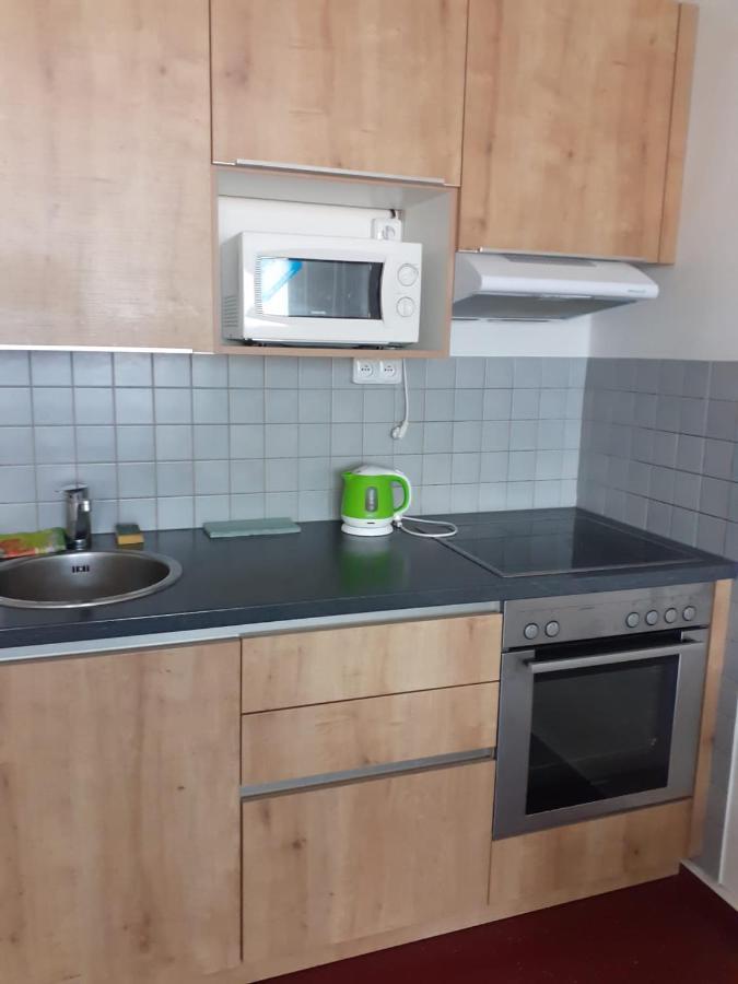 Km House Cerny Most Vandrehjem Prag Eksteriør billede
