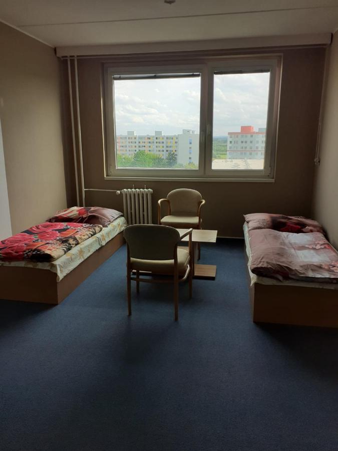 Km House Cerny Most Vandrehjem Prag Eksteriør billede