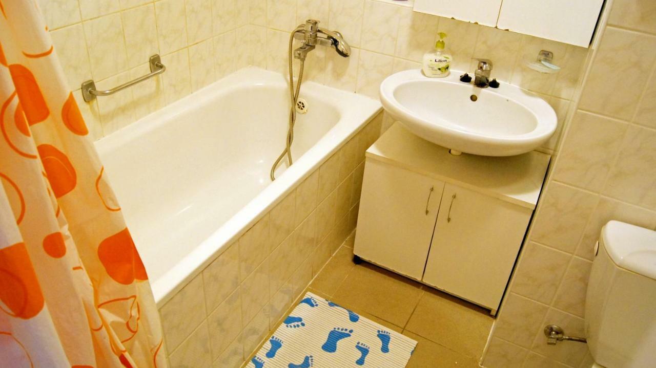Km House Cerny Most Vandrehjem Prag Eksteriør billede