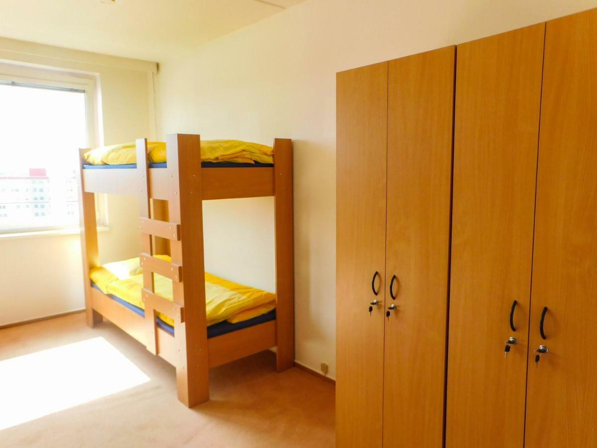 Km House Cerny Most Vandrehjem Prag Eksteriør billede