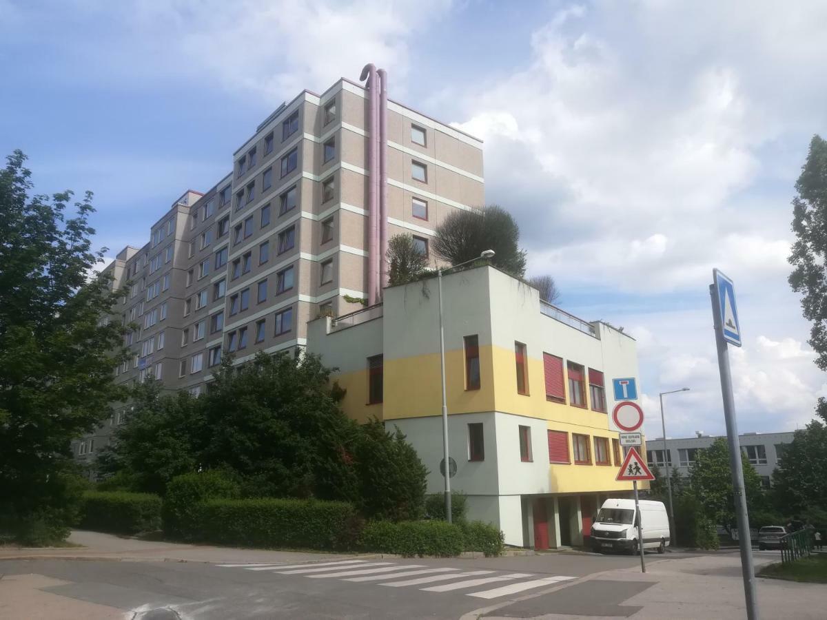 Km House Cerny Most Vandrehjem Prag Eksteriør billede