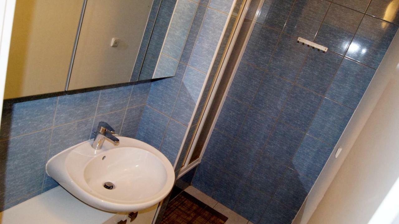 Km House Cerny Most Vandrehjem Prag Eksteriør billede