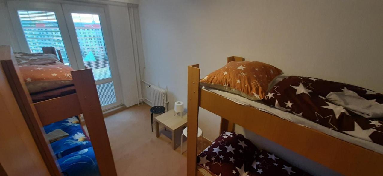 Km House Cerny Most Vandrehjem Prag Eksteriør billede