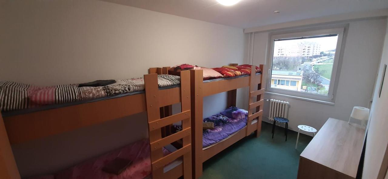 Km House Cerny Most Vandrehjem Prag Eksteriør billede